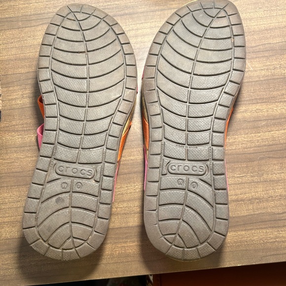 3 pair of shoes. 2 pair of Crocs sandals and one pair of Toms size 10 - Picture 4 of 6